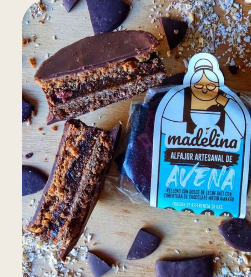 Alfajor de avena con dulce de leche zero y chocolate