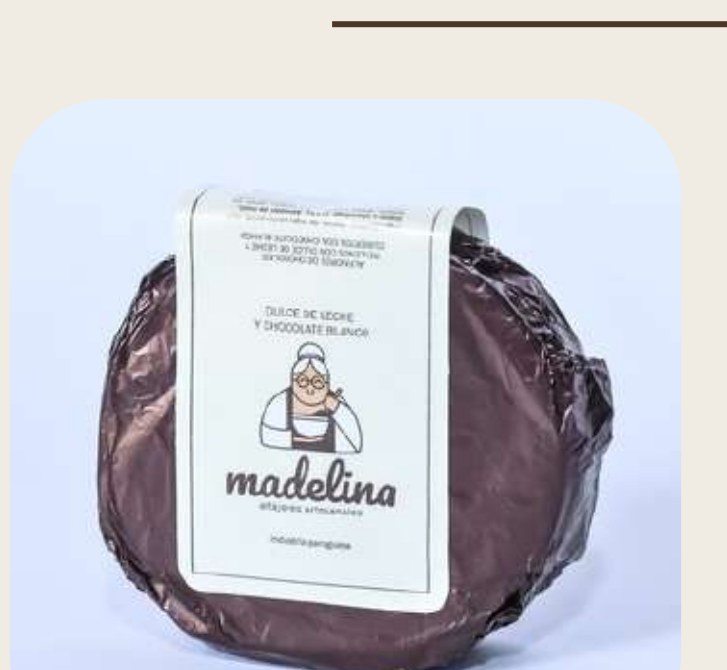 Alfajor tradicional de dulce de leche con chocolate blanco